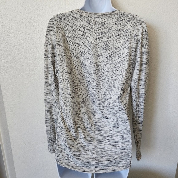 Lululemon Meant To Move Long Sleeve Women's size 6 Gray - Picture 2 of 6